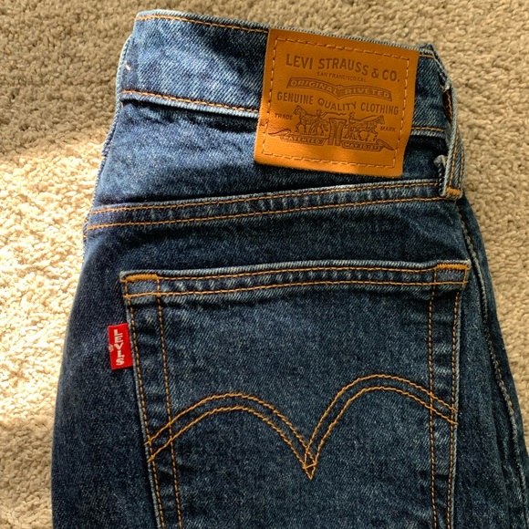 Levi’s Wedgie Straight Jeans - Picture 3 of 4